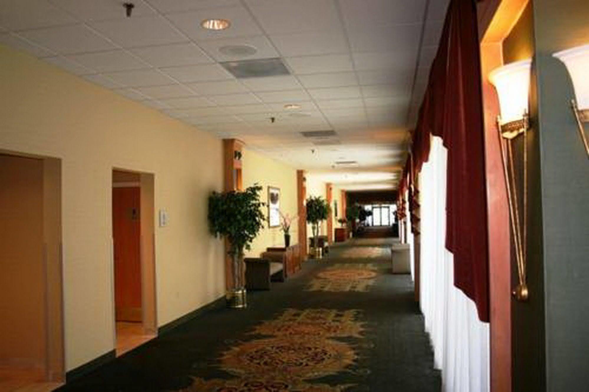Magnuson Grand & Conference Center Somerset-Bridgewater Zewnętrze zdjęcie